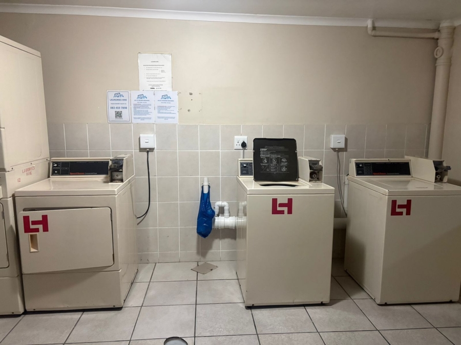 To Let 2 Bedroom Property for Rent in Big Bay Western Cape